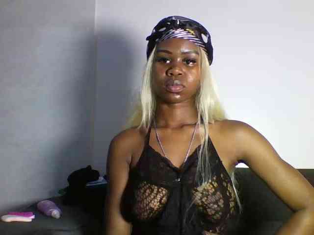 EbonyStarr webcam