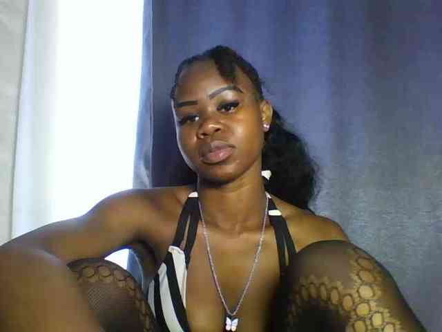 EbonyStarr webcam