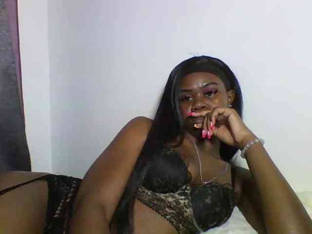 EbonyStarr webcam