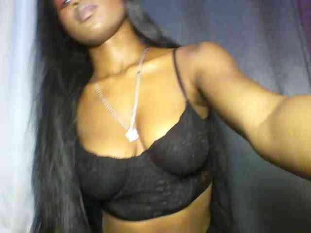 EbonyStarr webcam