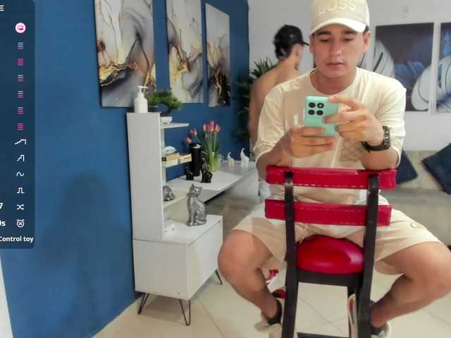 secretroomies-1 live cam on BongaCams