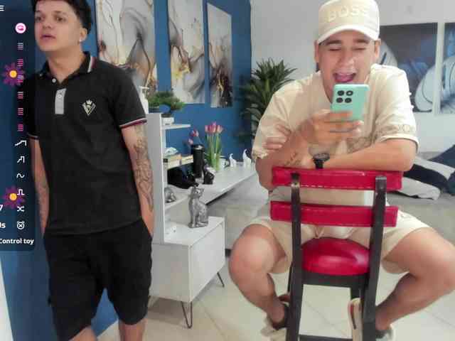 secretroomies-1 webcam