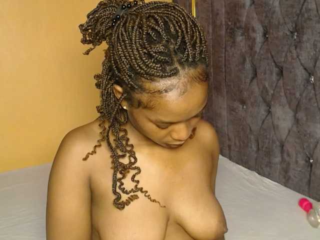 CrystalSanta's BongaCams show and profile