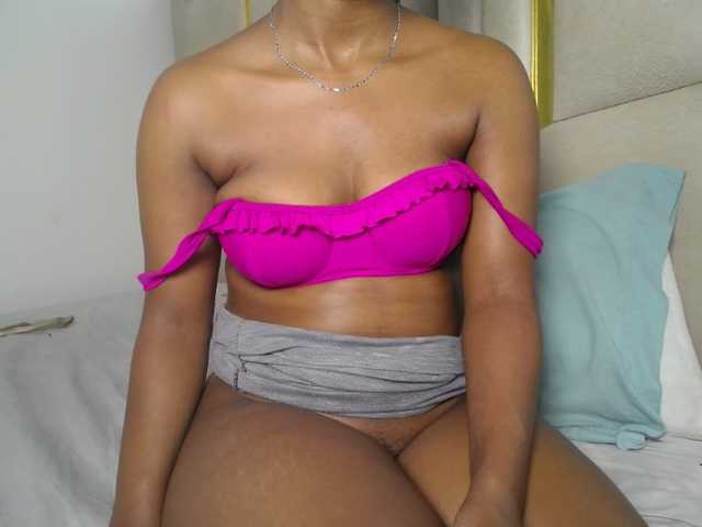 CrystalSanta live cam on BongaCams