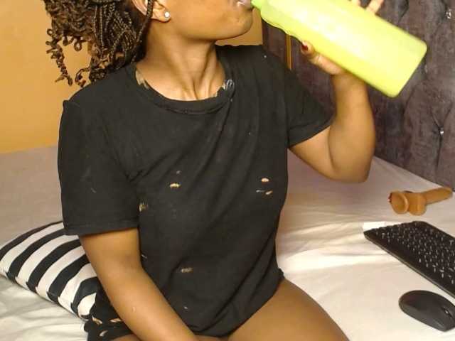 CrystalSanta's BongaCams show and profile