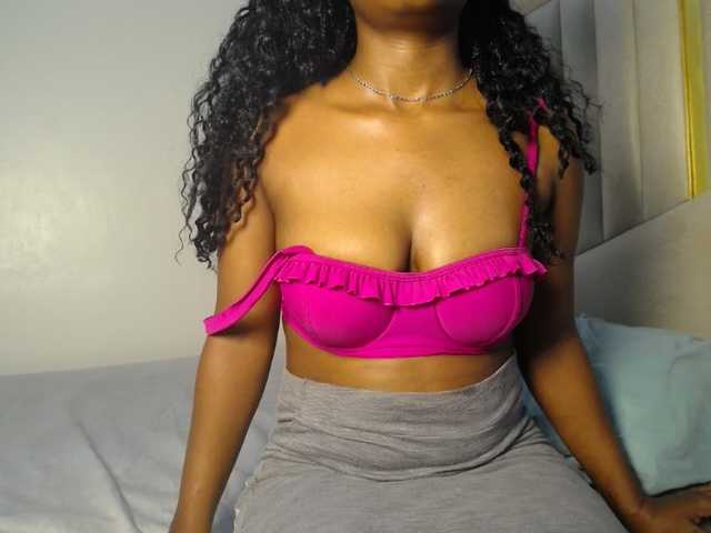 CrystalSanta live cam on BongaCams