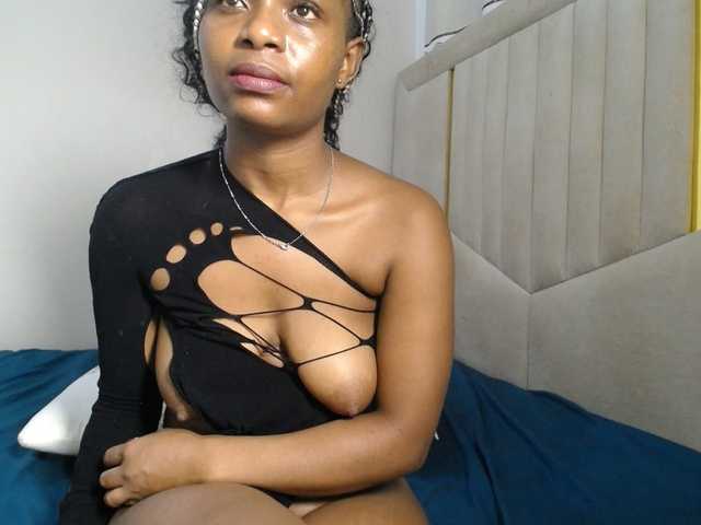 CrystalSanta live cam on BongaCams