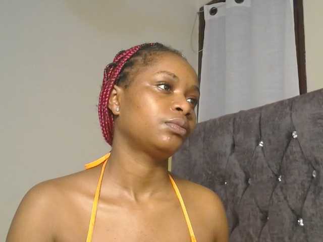 CrystalSanta live cam on BongaCams