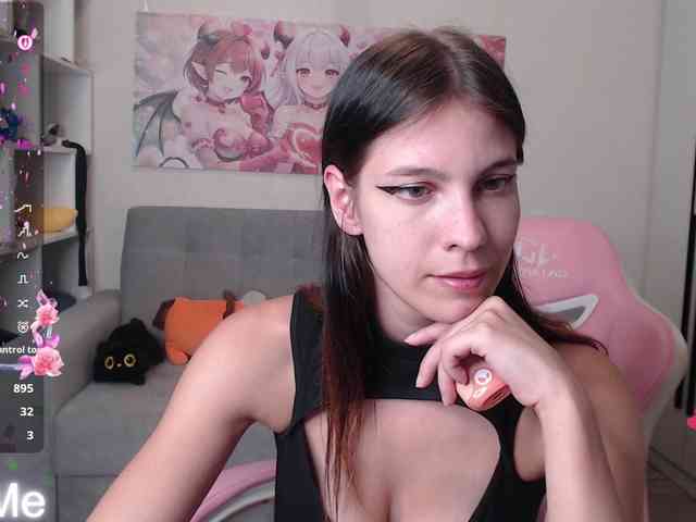 هذا النموذج مباشر الآن. Kristy-Angel