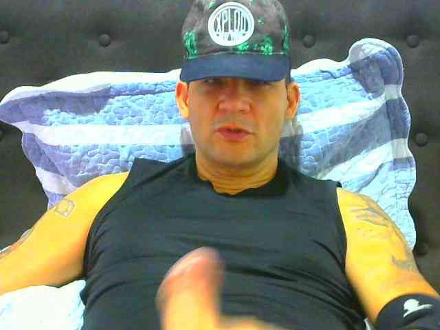 Altenori's cam show statistics and live stream
