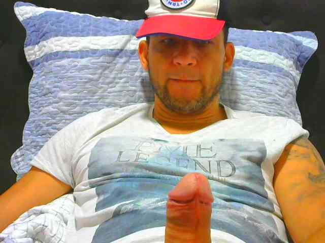 Altenori's cam show statistics and live stream