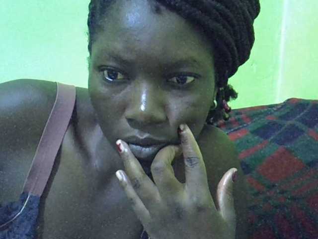 le modèle SASSY-Lissa est en webcam porno dans un show sur le site bongacams, il possède les tags suivants: Ebony,Brunette,Trimmed