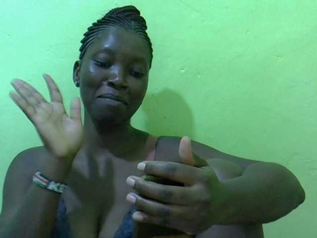 le modèle SASSY-Lissa est en webcam porno dans un show sur le site bongacams, il possède les tags suivants: Ebony,Brunette,Trimmed