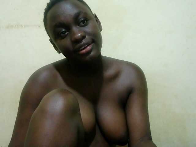 Mariah-Lovely live cam on BongaCams