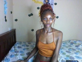 Luna-Noir's Live Webcam