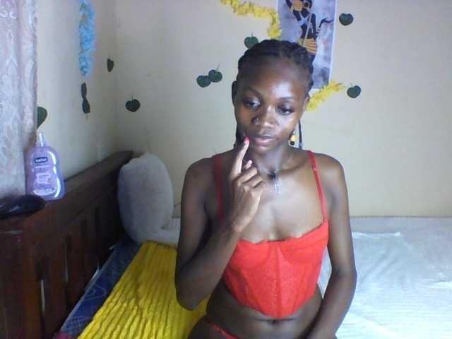 Luna-Noir live cam on BongaCams