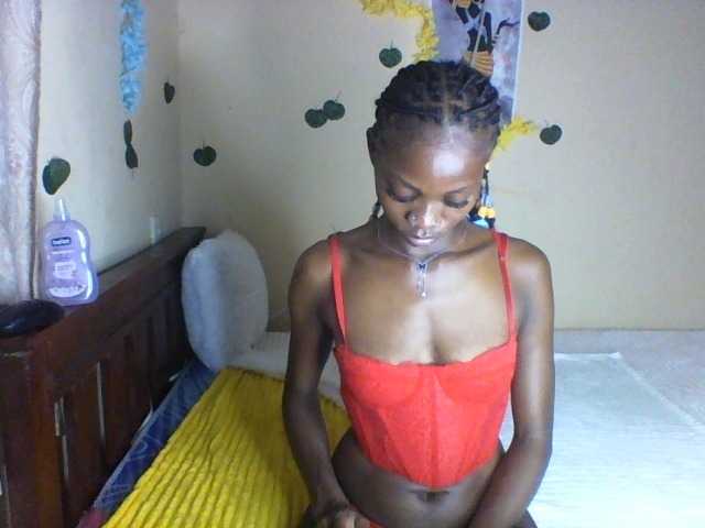 Luna-Noir live cam on BongaCams