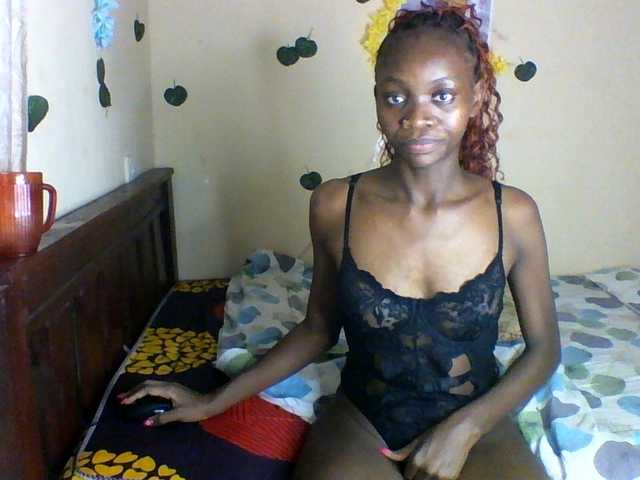 Luna-Noir live cam on BongaCams