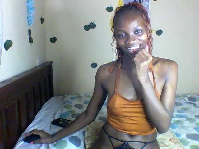Luna-Noir live cam on BongaCams