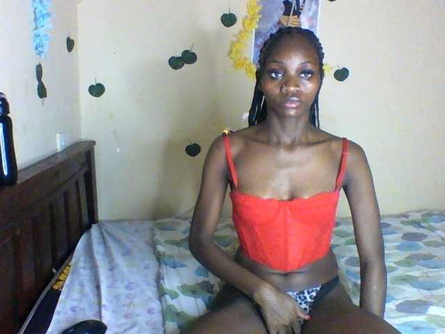 Luna-Noir live cam on BongaCams