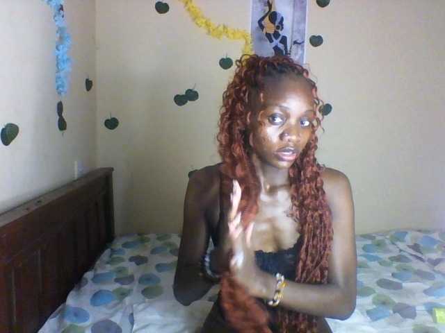 Luna-Noir live cam on BongaCams