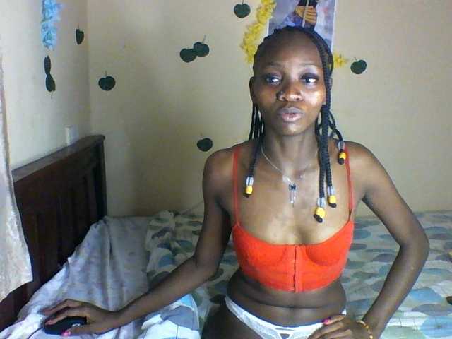 Luna-Noir live cam on BongaCams