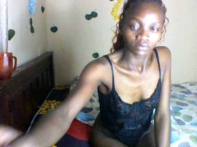 Luna-Noir live cam on BongaCams