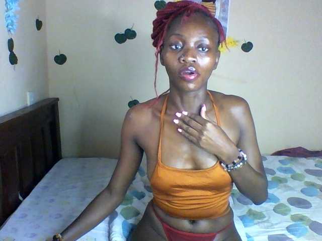 Luna-Noir live cam on BongaCams