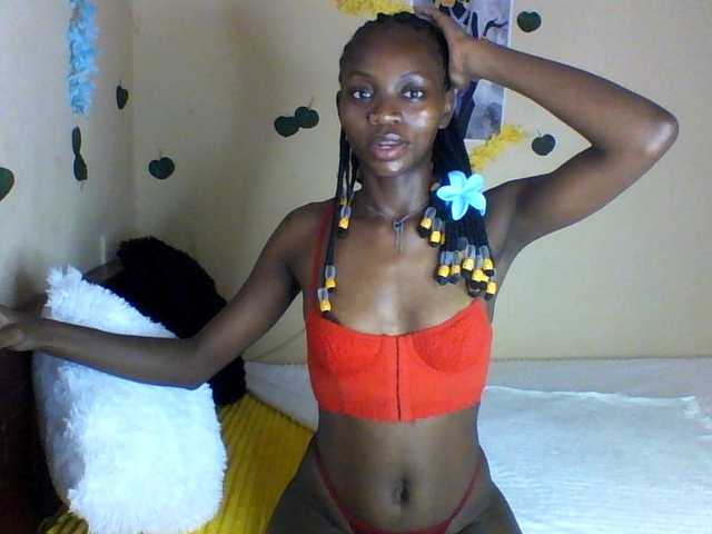 Luna-Noir live cam on BongaCams