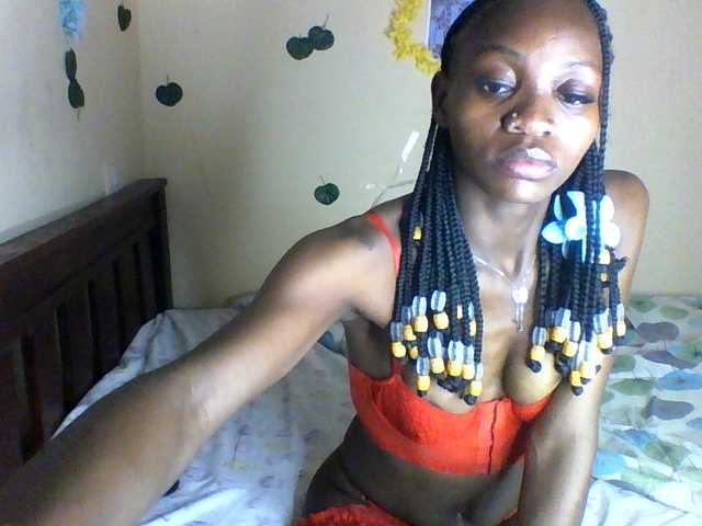Luna-Noir live cam on BongaCams