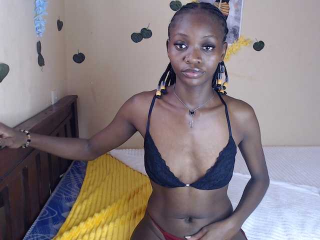 Luna-Noir live cam on BongaCams