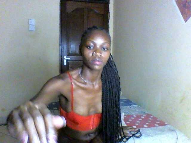 Luna-Noir live cam on BongaCams