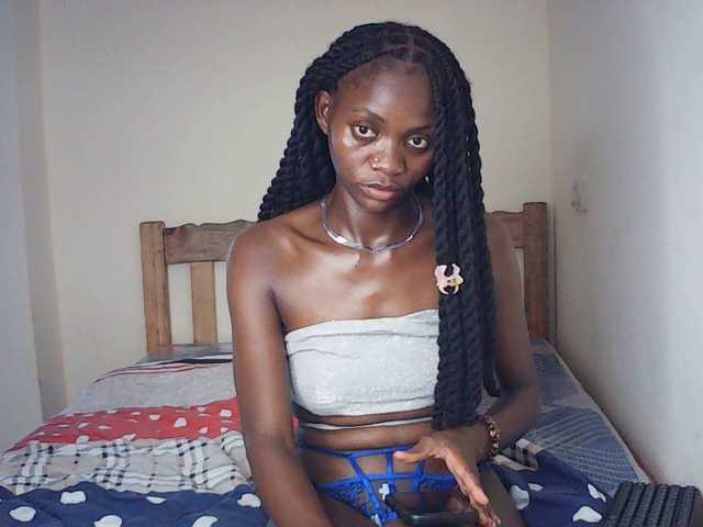 Luna-Noir's BongaCams show and profile