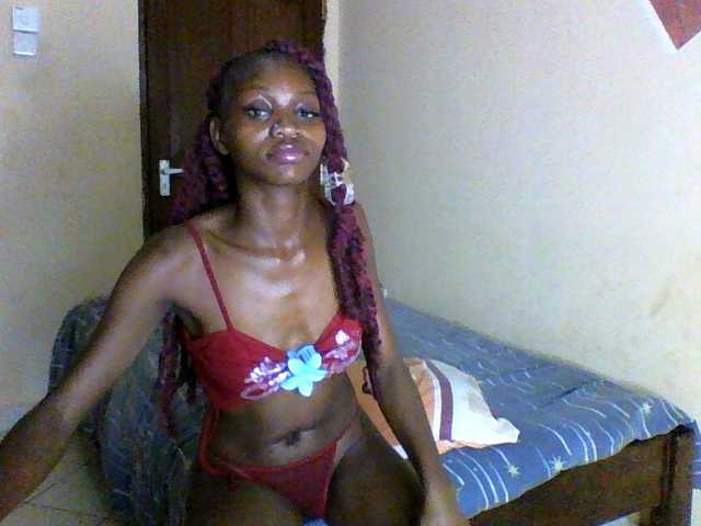Luna-Noir live cam on BongaCams