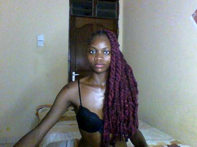 Luna-Noir live cam on BongaCams