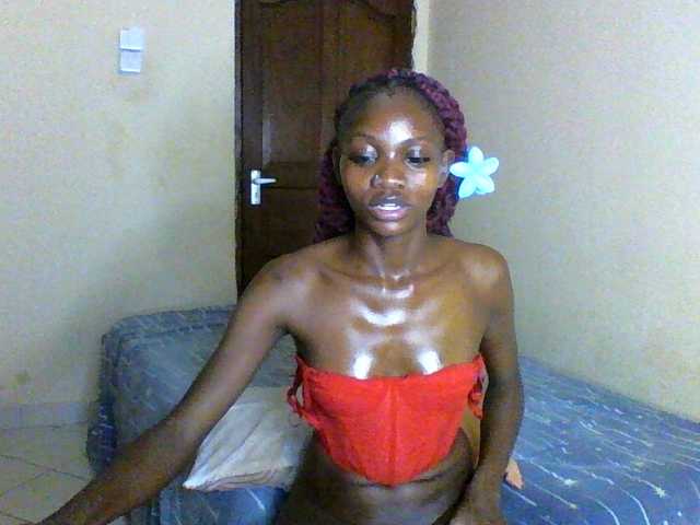Luna-Noir live cam on BongaCams