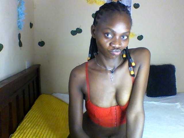 Luna-Noir live cam on BongaCams