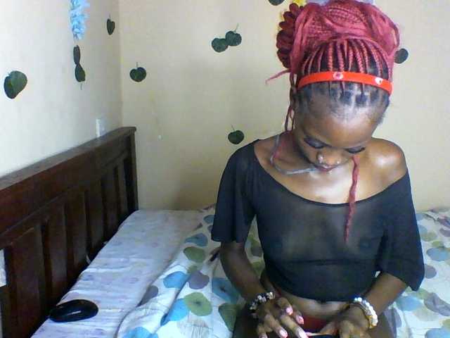 Luna-Noir live cam on BongaCams