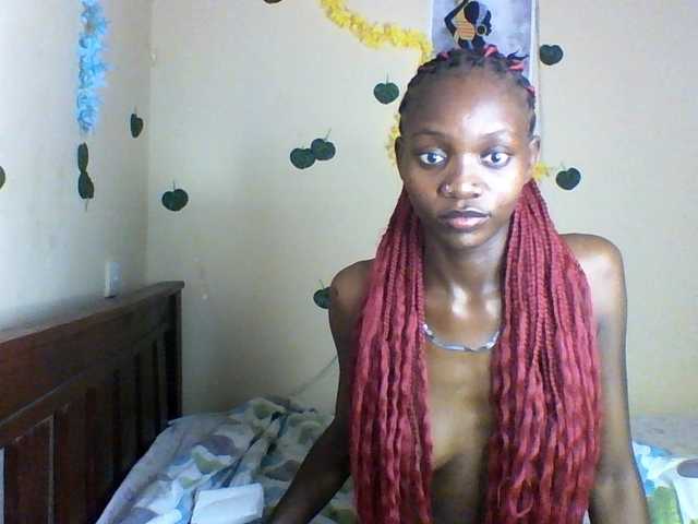 Luna-Noir, 20 y/o - Live Cam on BongaCams
