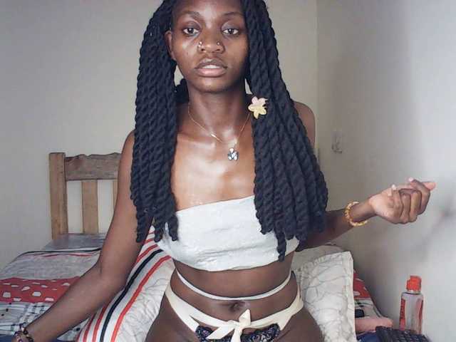 Luna-Noir's BongaCams show and profile