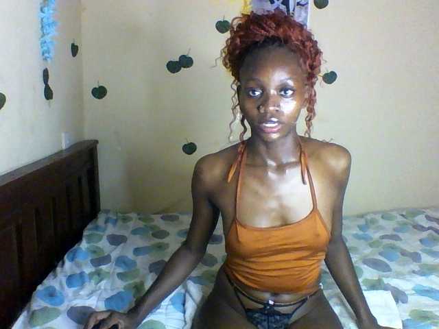 Luna-Noir live cam on BongaCams