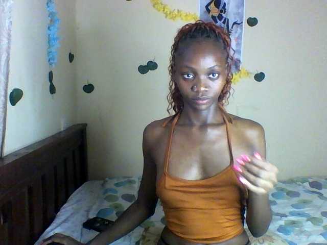 Luna-Noir live cam on BongaCams