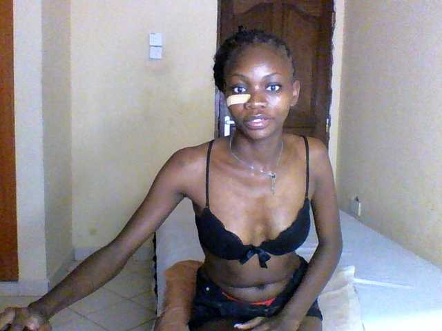 Luna-Noir live cam on BongaCams