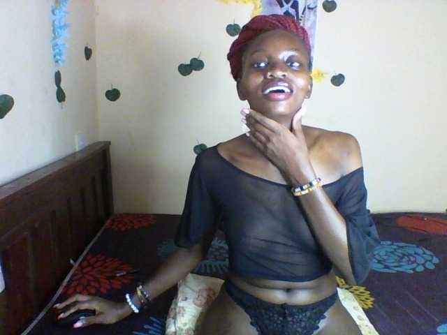 Luna-Noir live cam on BongaCams