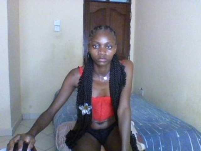 Luna-Noir live cam on BongaCams