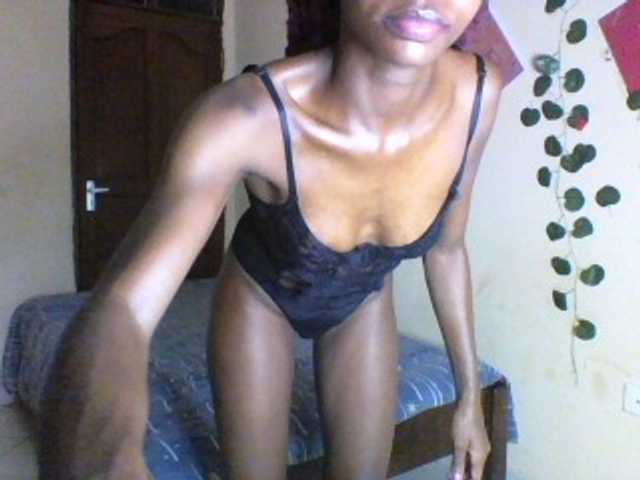 Luna-Noir live cam on BongaCams