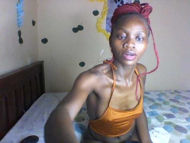 Luna-Noir live cam on BongaCams