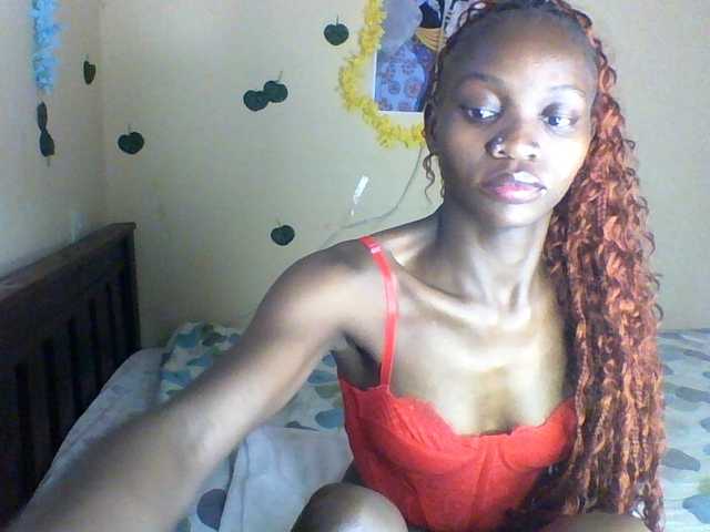 Luna-Noir live cam on BongaCams
