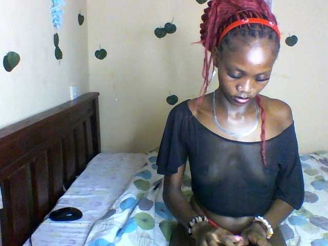 Luna-Noir live cam on BongaCams