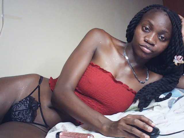 Luna-Noir's BongaCams show and profile